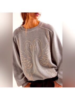 Free People We The Free Oversized Embroidered Swan Lovers Sweater | Size M